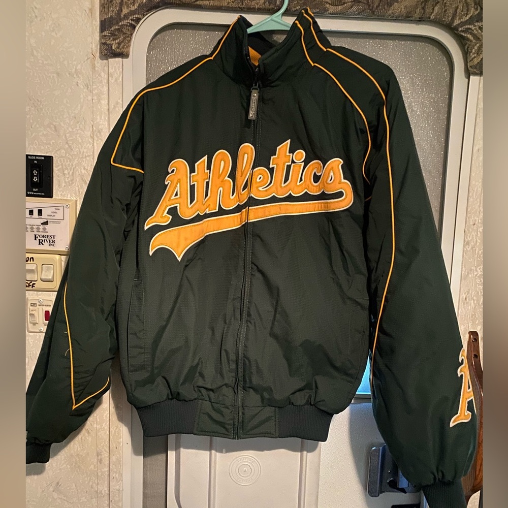 Vintage 90s Majestic A’s bomber